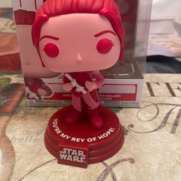 Funko Pop Rey - Picture 1 of 4